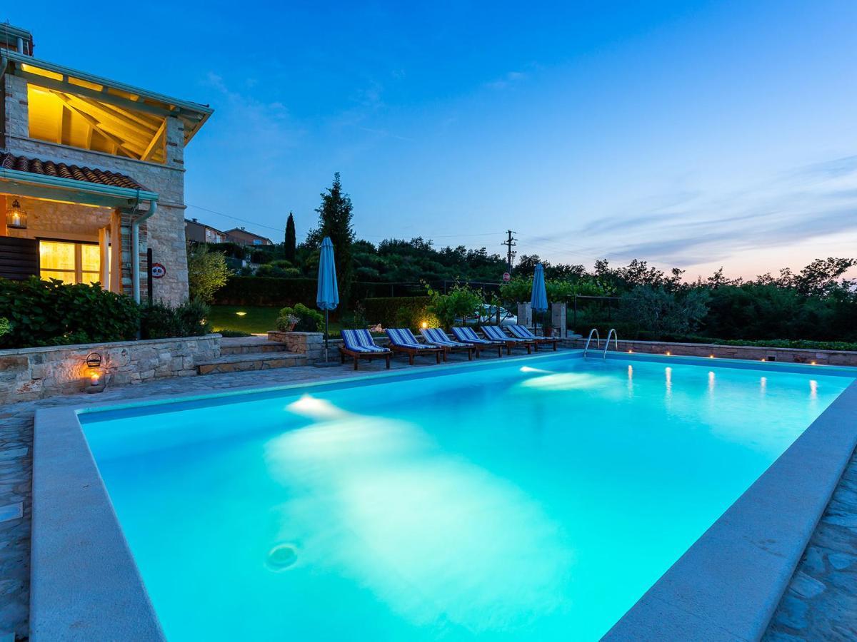 Villa Salvea With Heated Pool Montižana Eksteriør billede