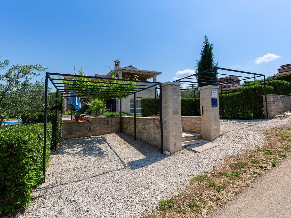Villa Salvea With Heated Pool Montižana Eksteriør billede